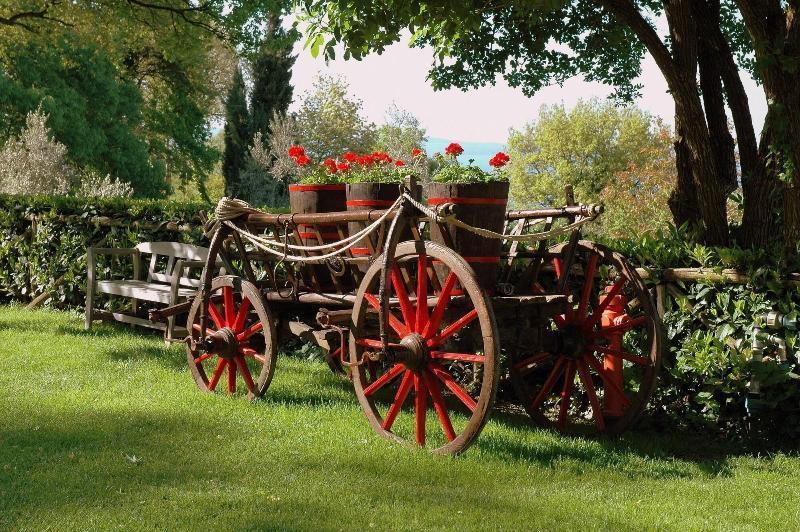 La Riserva Montebello Больсена Экстерьер фото